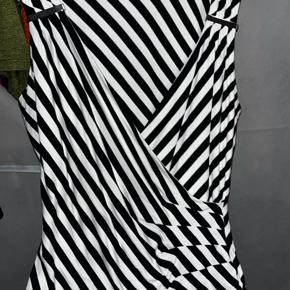 White House, Black market, black and white striped ruched tank top - Picture 10 of 15